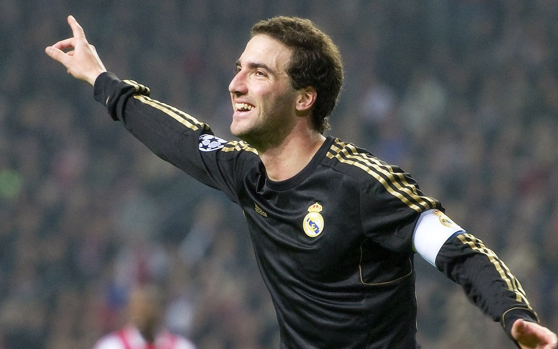 巴萨11连胜领跑西甲！曼城3-1终结黑马，米兰双雄紧追榜首，巴萨对曼城全场录像