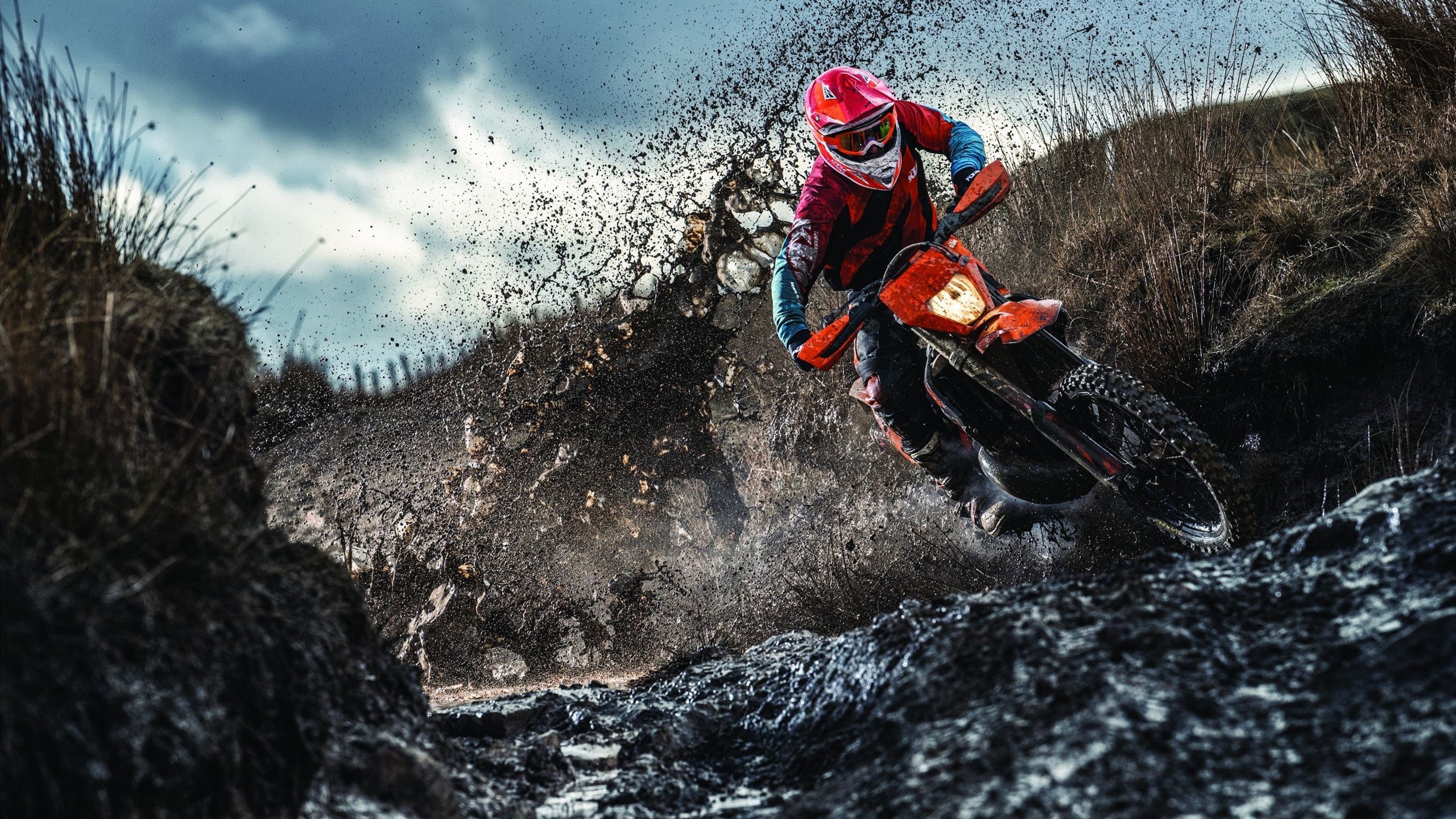 曼联新王崛起连续救主后防进球成奇兵，曼联新人